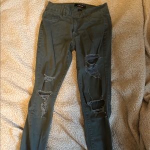 Green refuge jeans